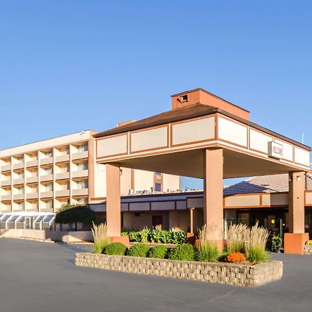 Quality Inn West Springfield Exteriör bild