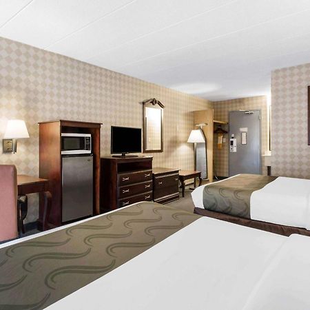 Quality Inn West Springfield Exteriör bild