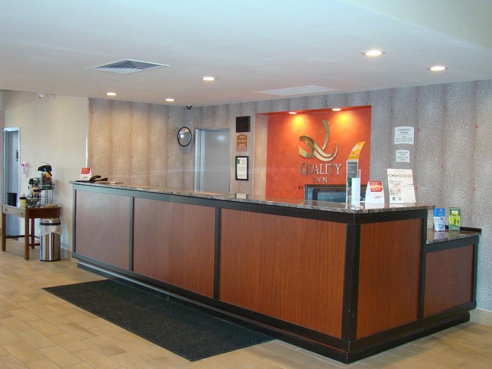 Quality Inn West Springfield Exteriör bild