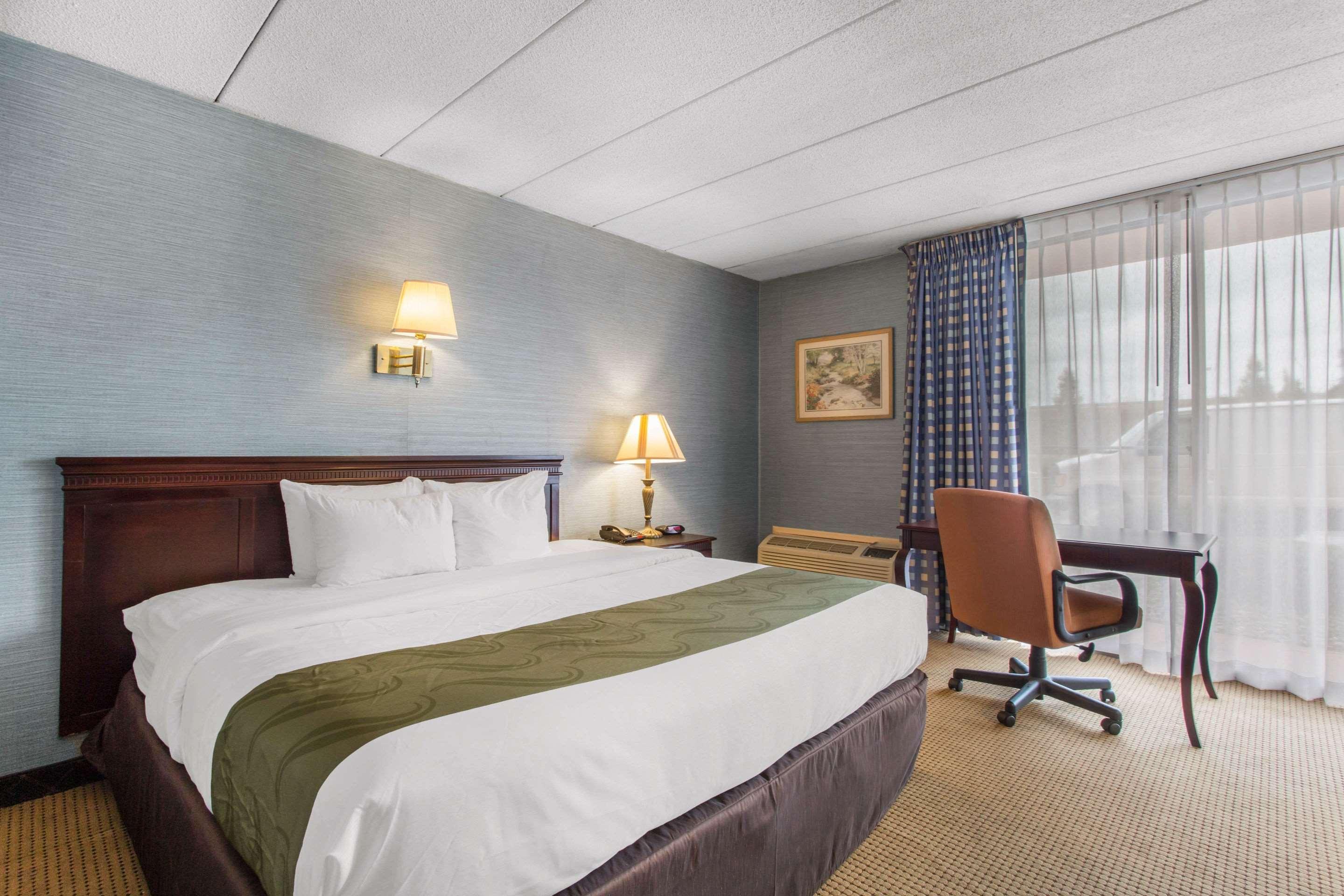 Quality Inn West Springfield Exteriör bild