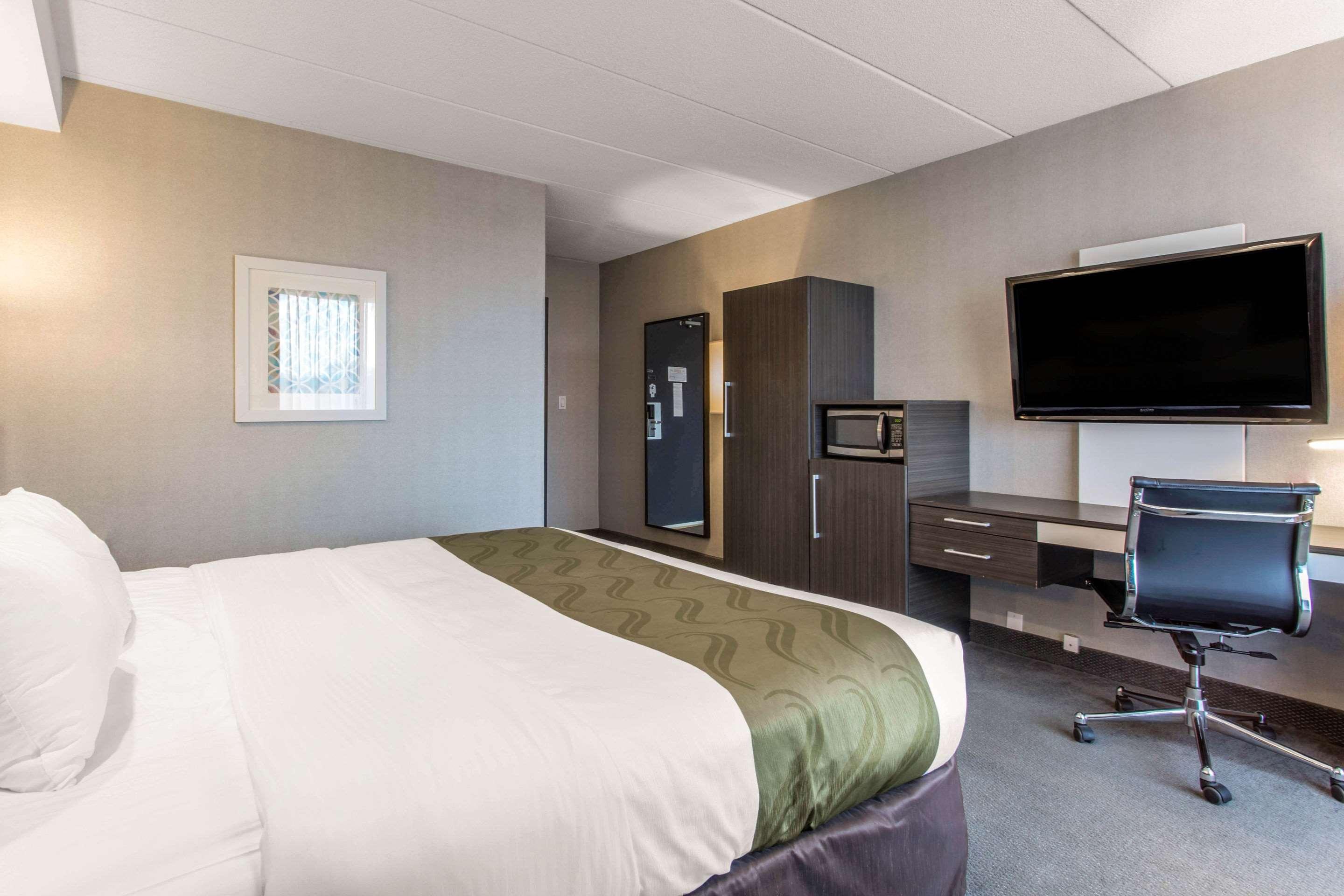 Quality Inn West Springfield Exteriör bild