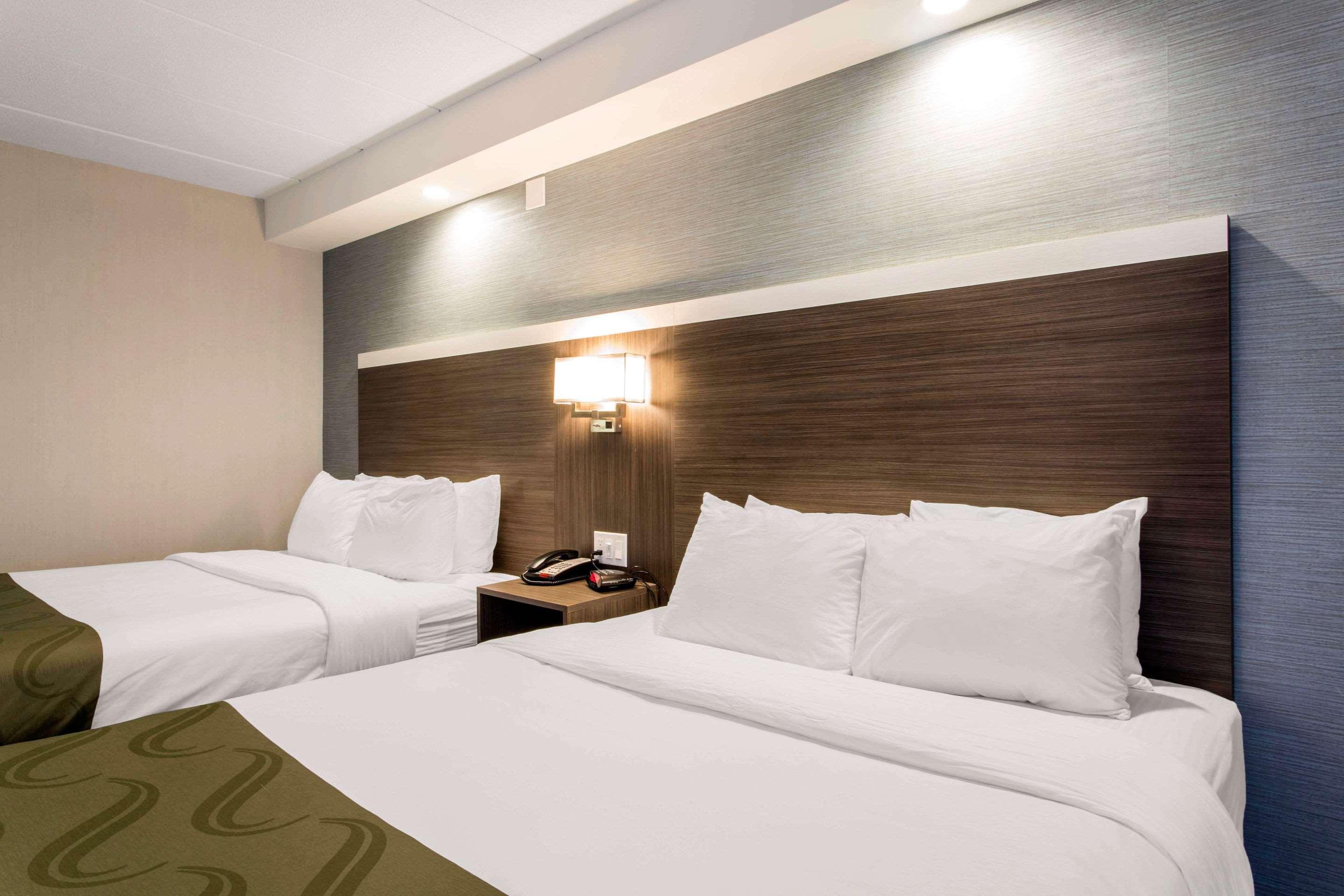 Quality Inn West Springfield Exteriör bild