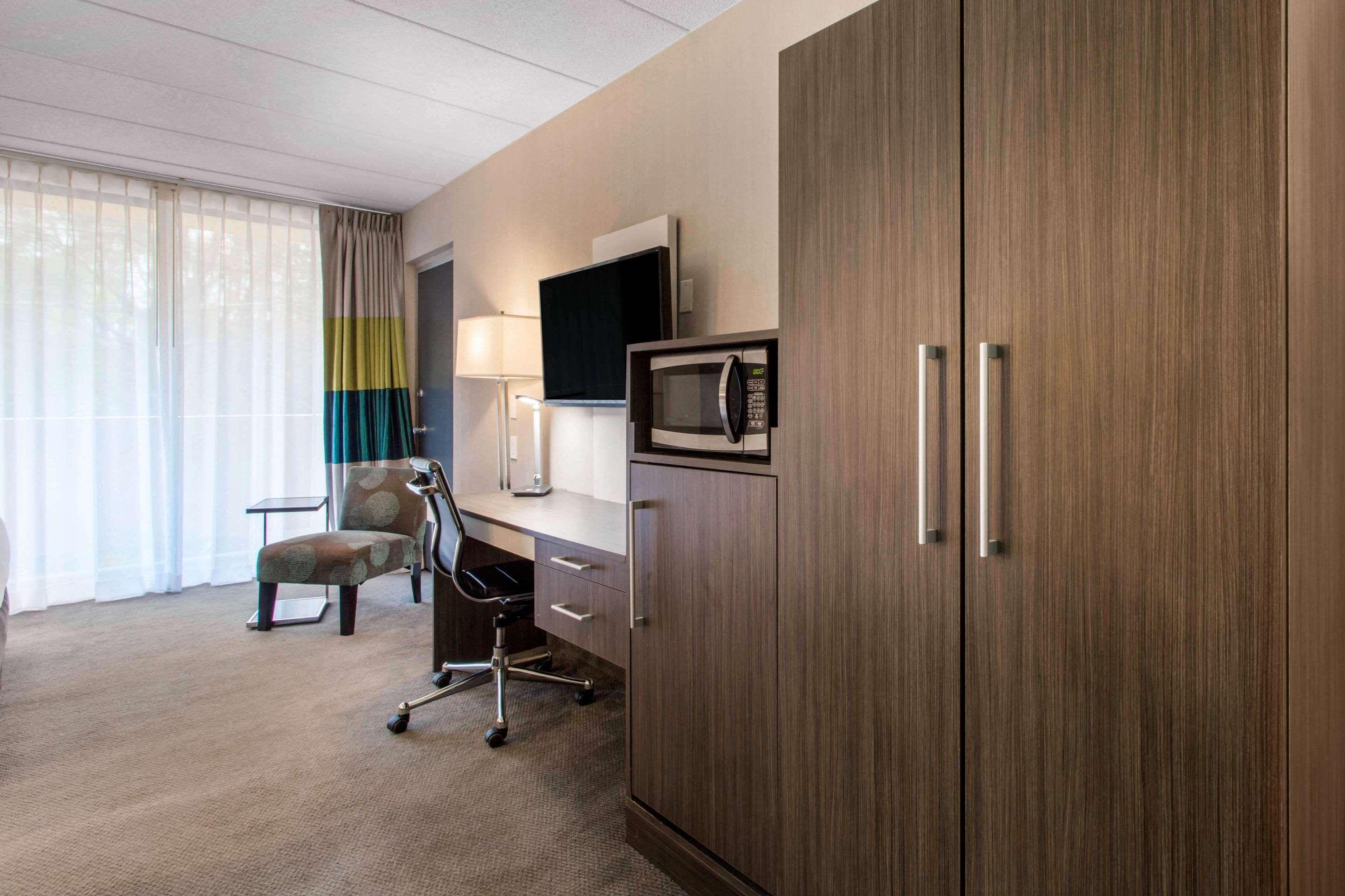 Quality Inn West Springfield Exteriör bild