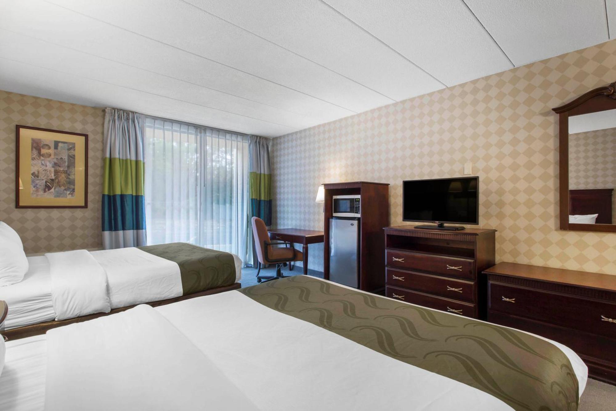 Quality Inn West Springfield Exteriör bild