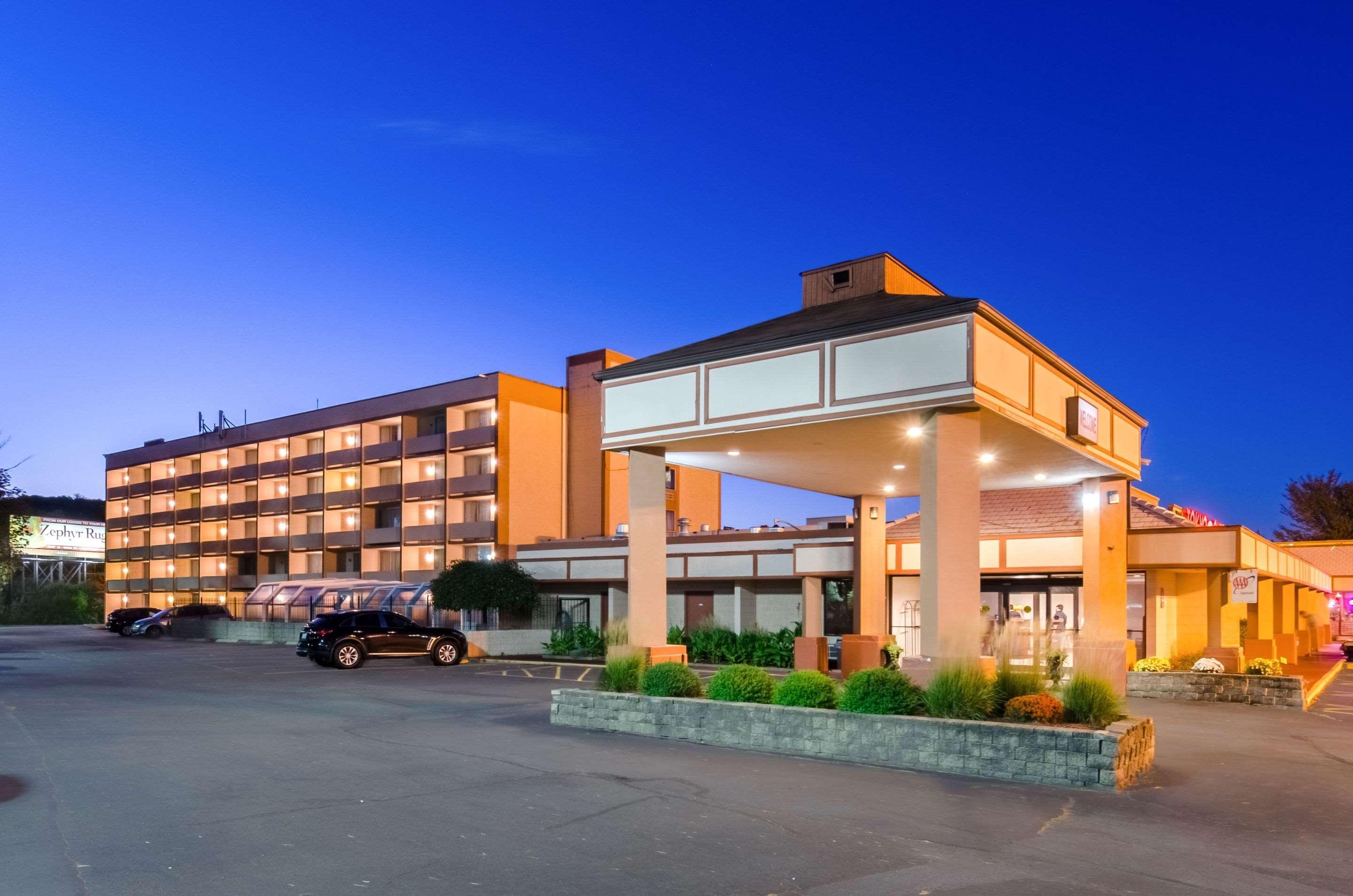 Quality Inn West Springfield Exteriör bild