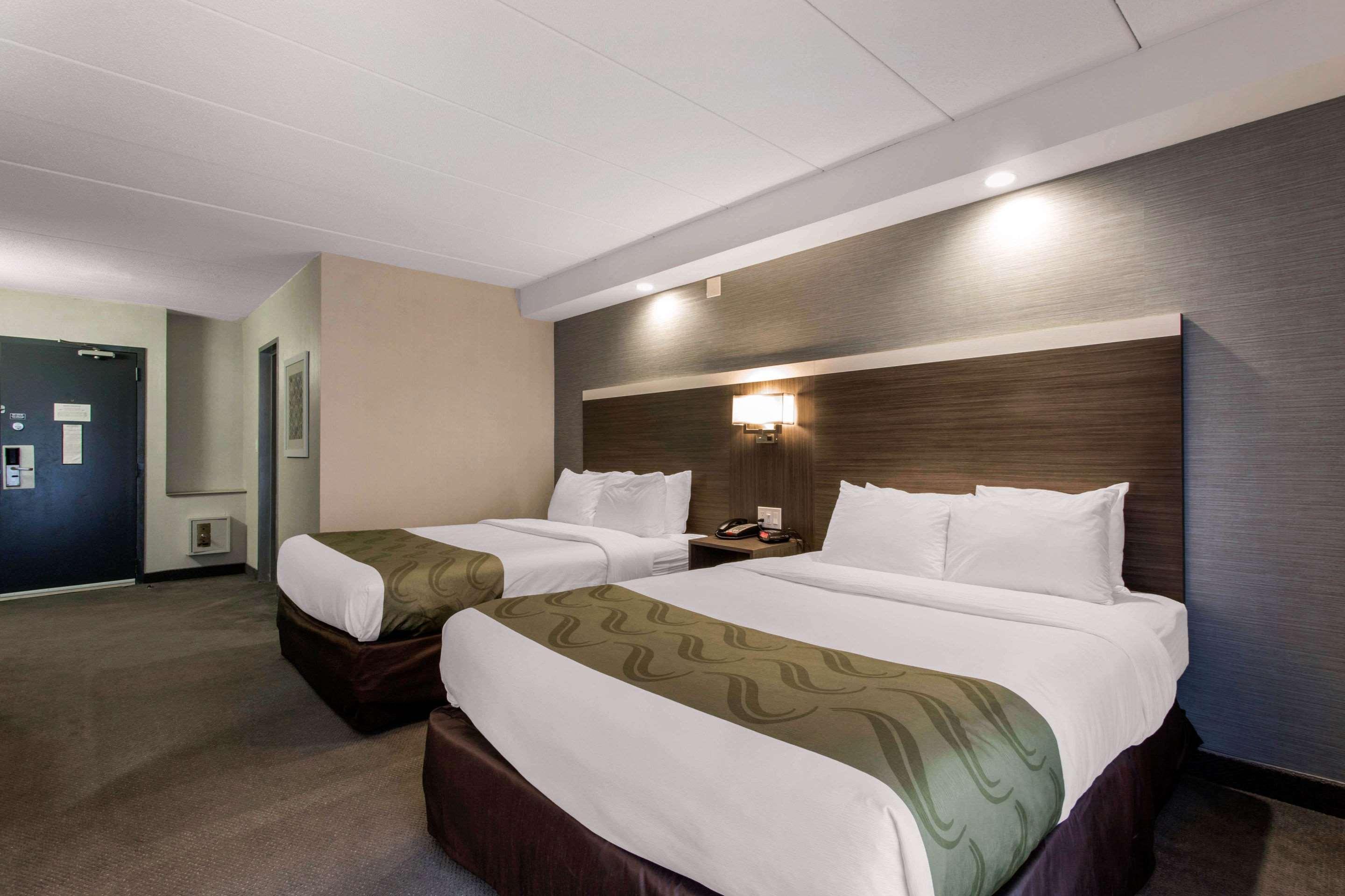 Quality Inn West Springfield Exteriör bild