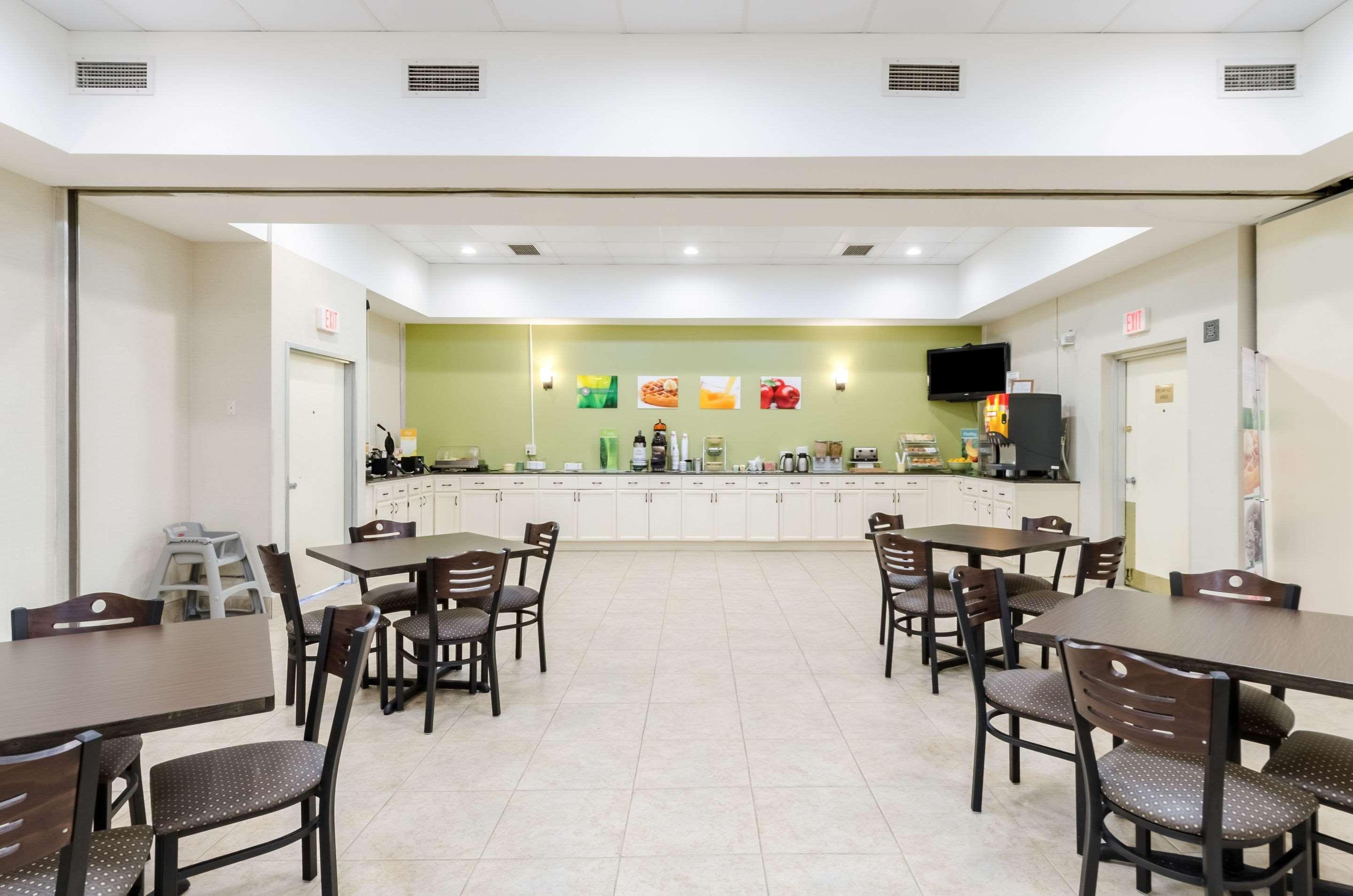 Quality Inn West Springfield Exteriör bild
