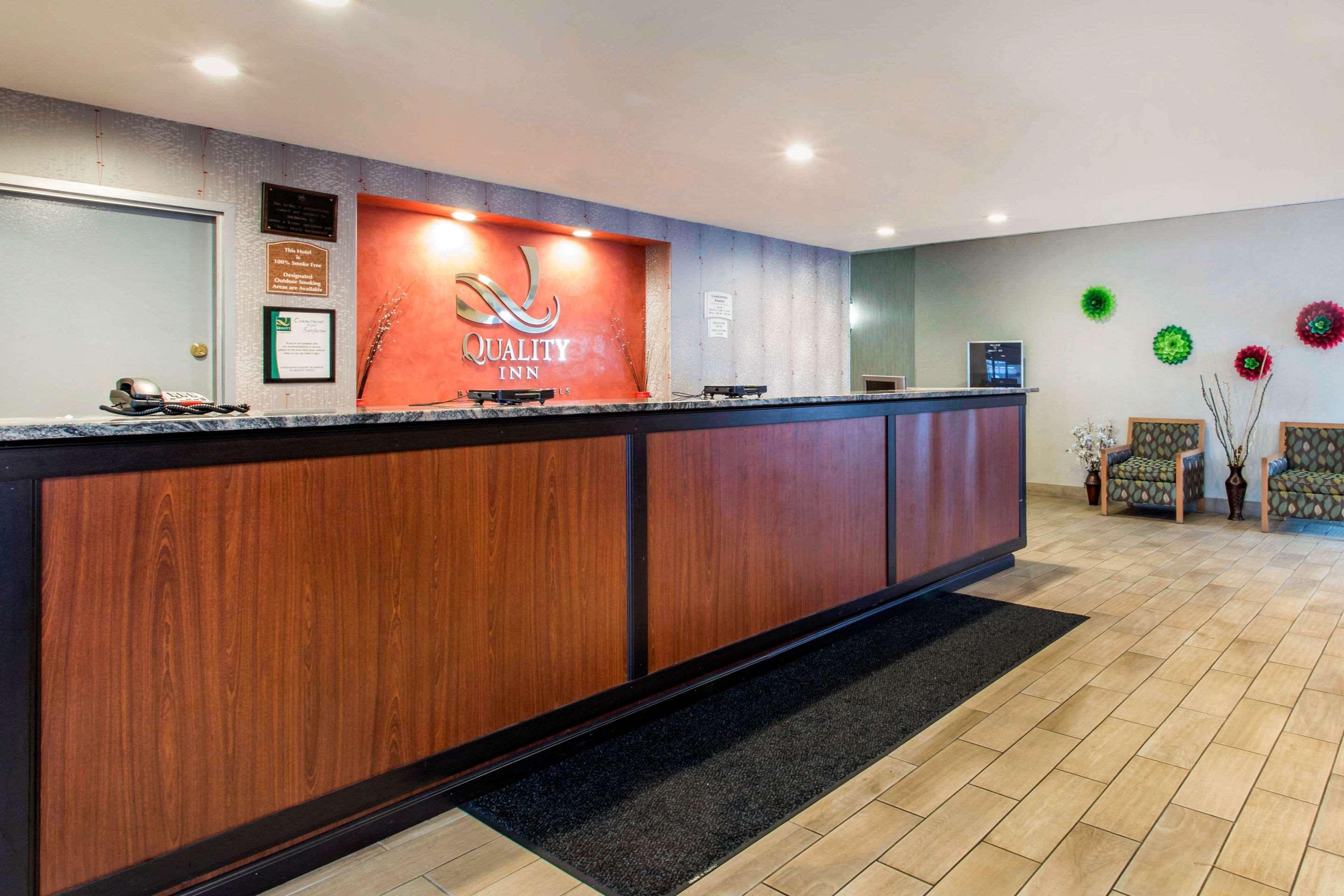 Quality Inn West Springfield Exteriör bild