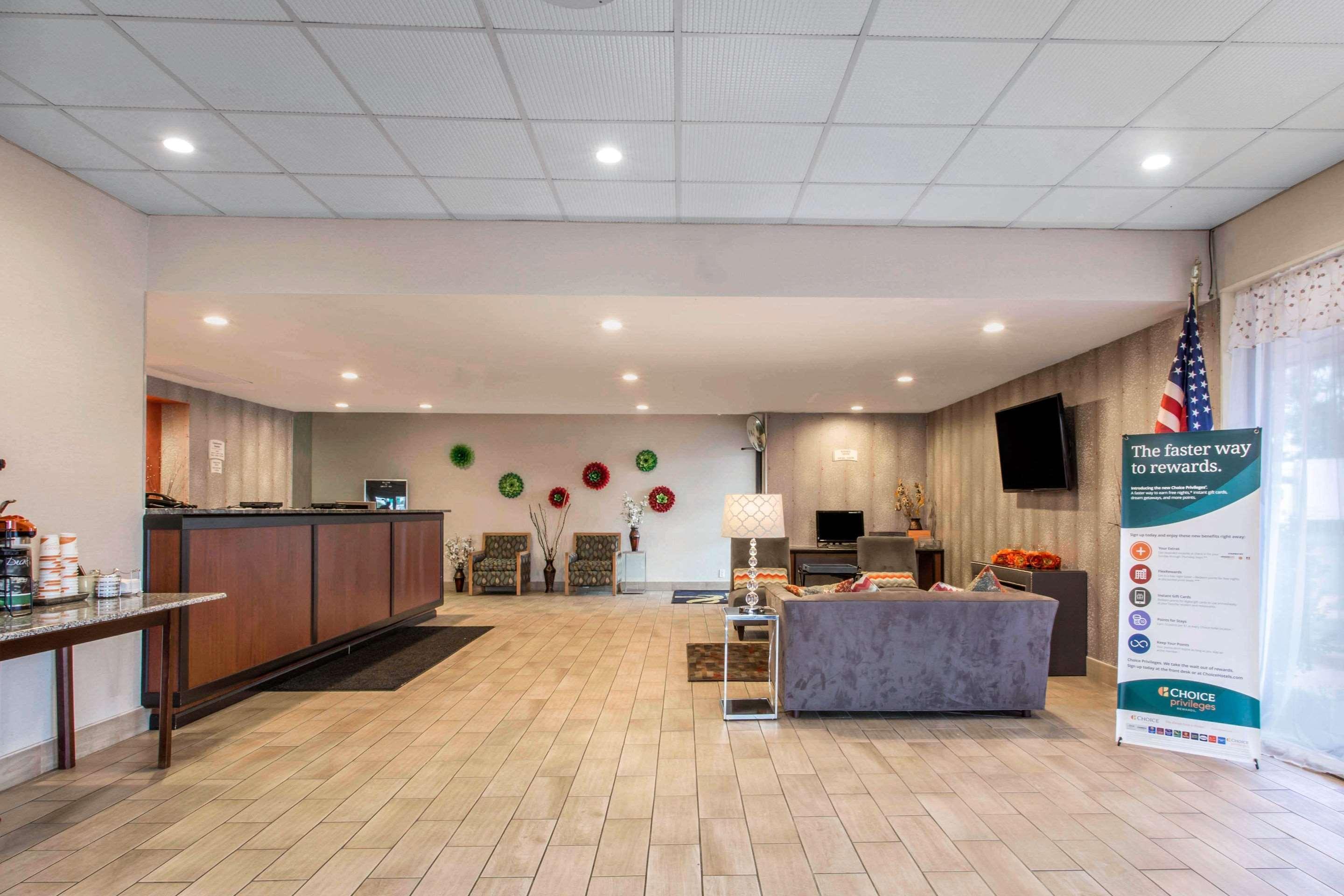 Quality Inn West Springfield Exteriör bild