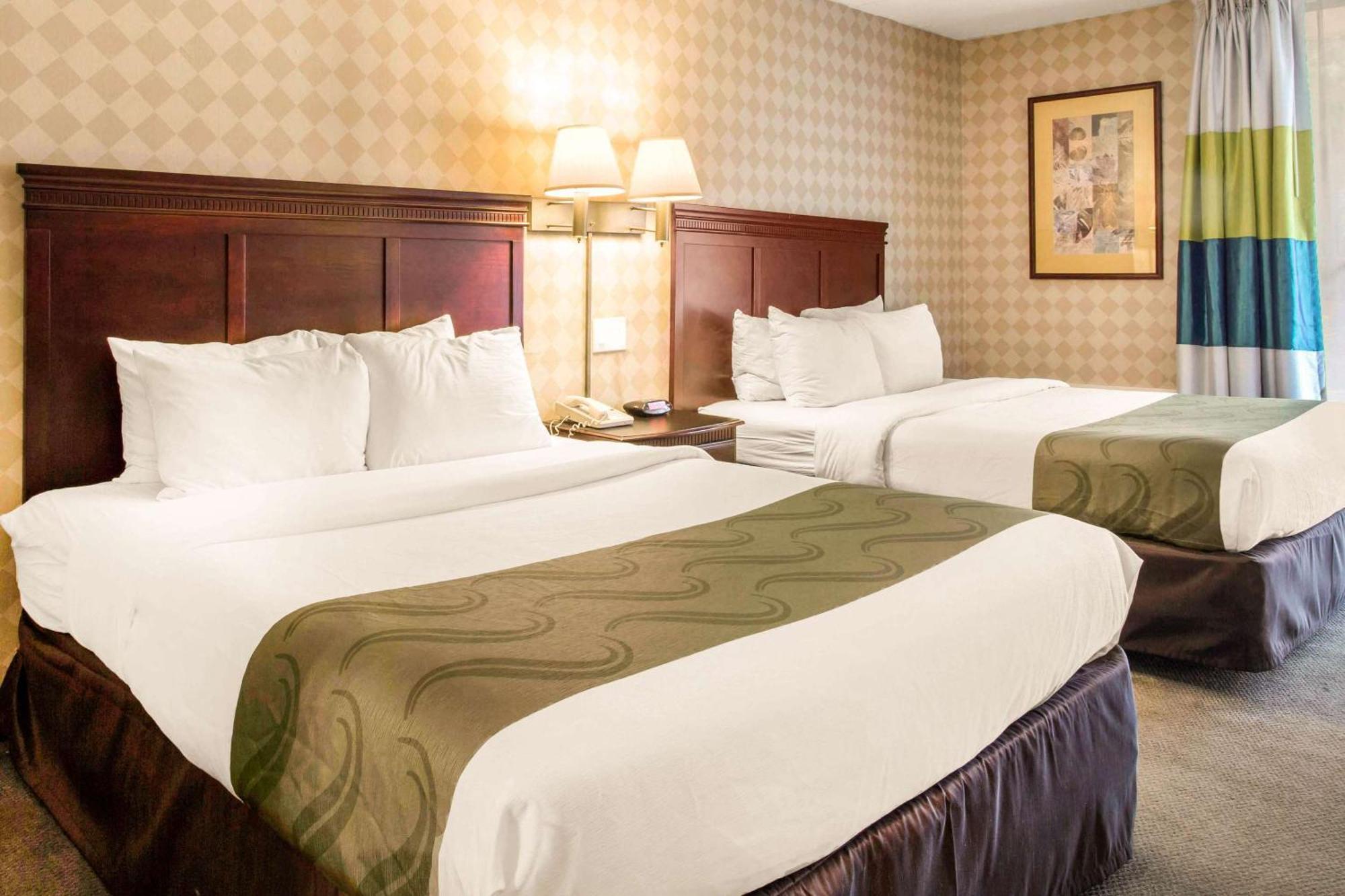 Quality Inn West Springfield Exteriör bild
