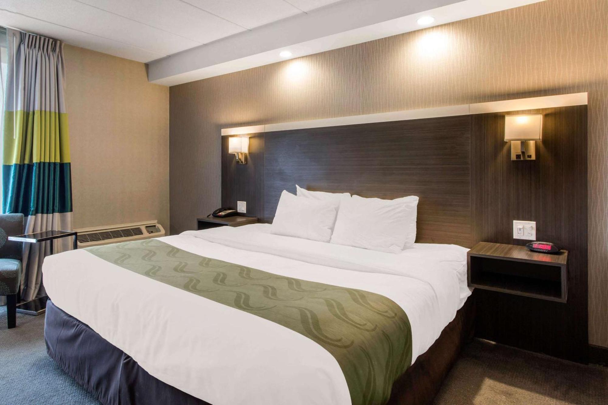 Quality Inn West Springfield Exteriör bild