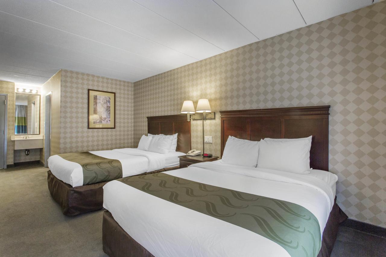 Quality Inn West Springfield Exteriör bild